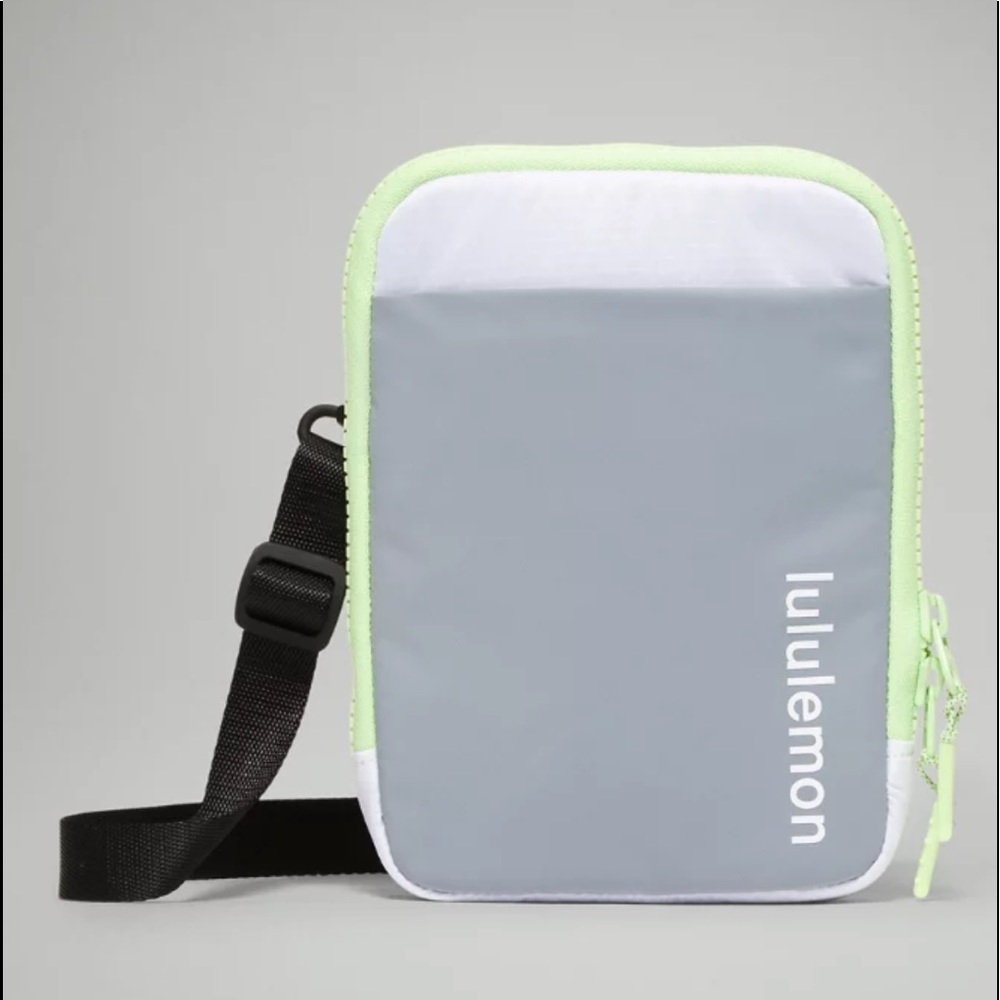 **used once**   Lulu Easy Access Crossbody
